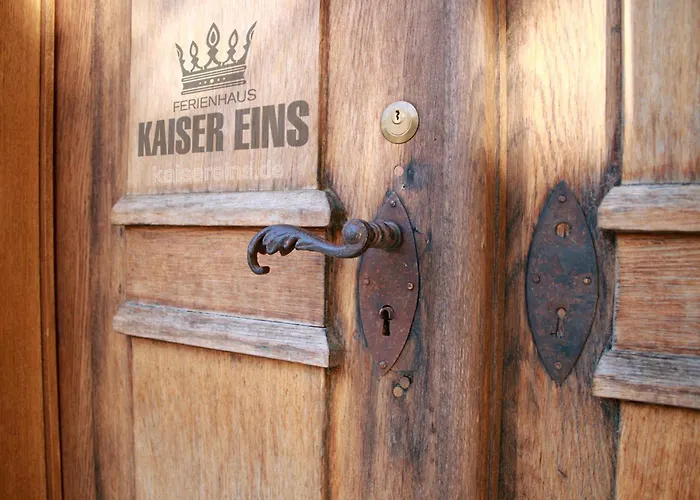 度假居 -direkt--kaisereinsde - Traditionelles Lehmbauhaus Parken Gratis