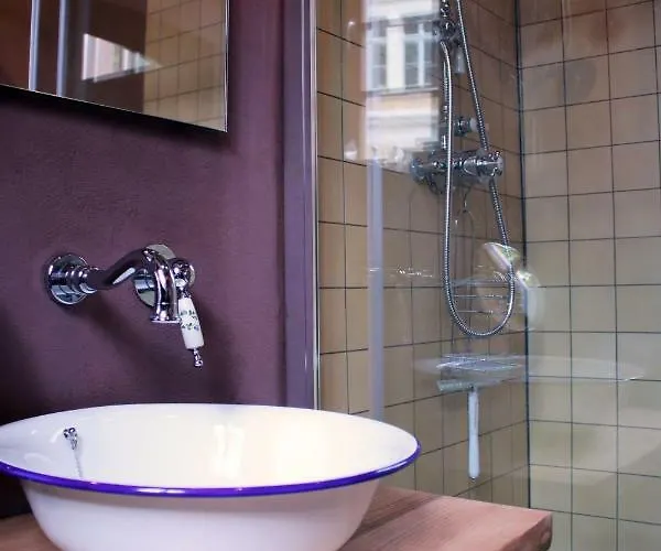 -direkt--kaisereinsde - Traditionelles Lehmbauhaus Parken Gratis *